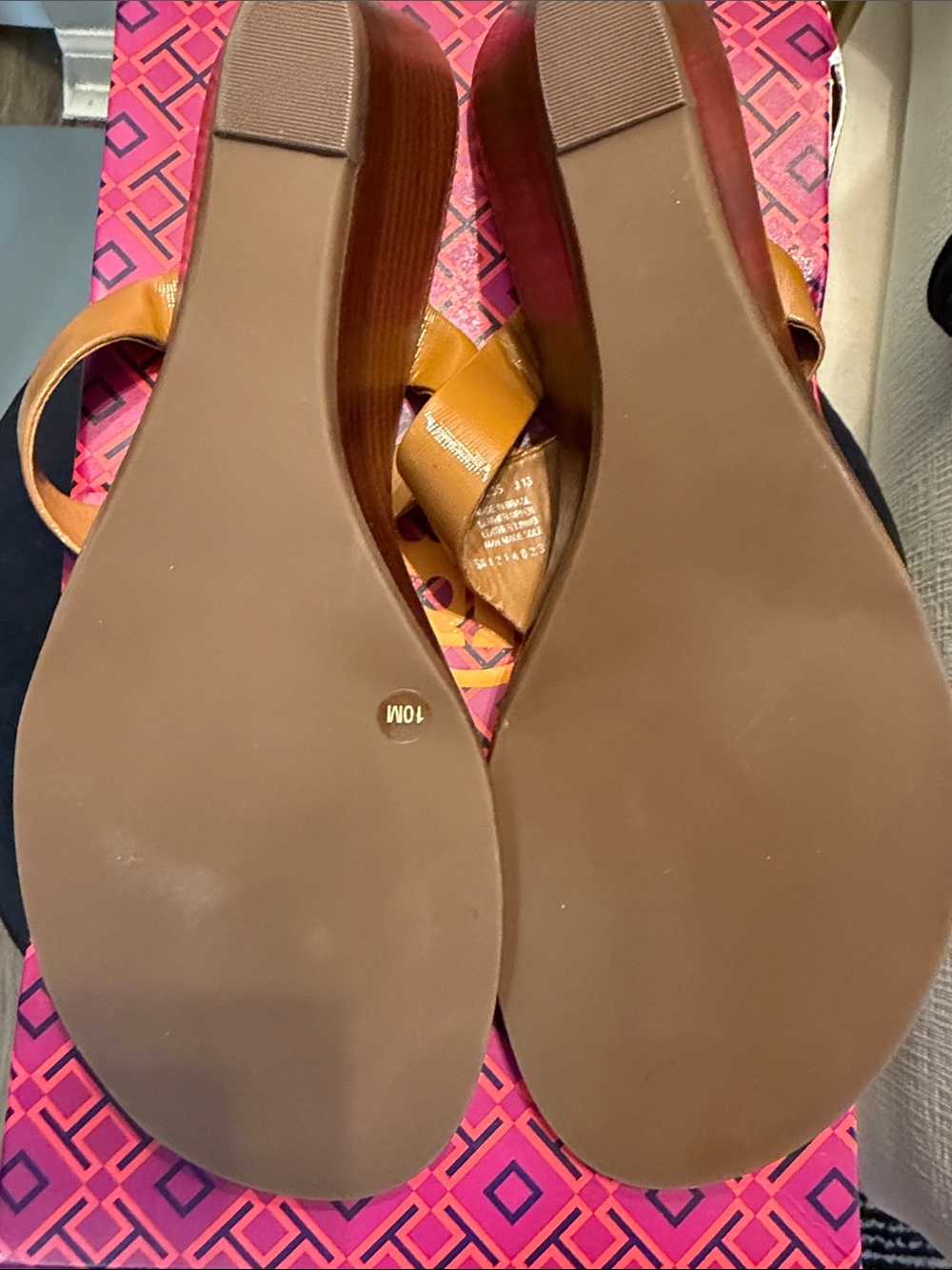 Tory Burch Cognac Leather Thong Sandals with Tan Patent Straps - Picture 2 of 5